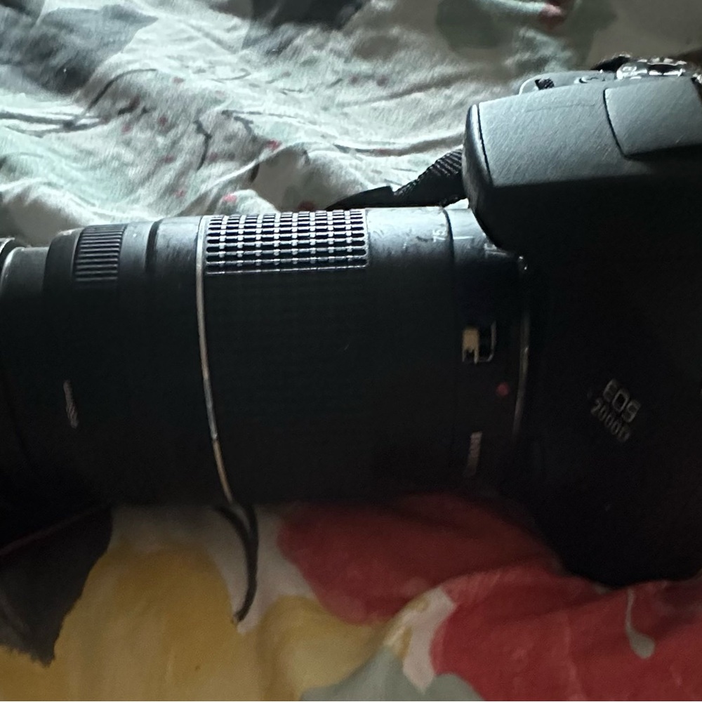 Canon Eos 2000d